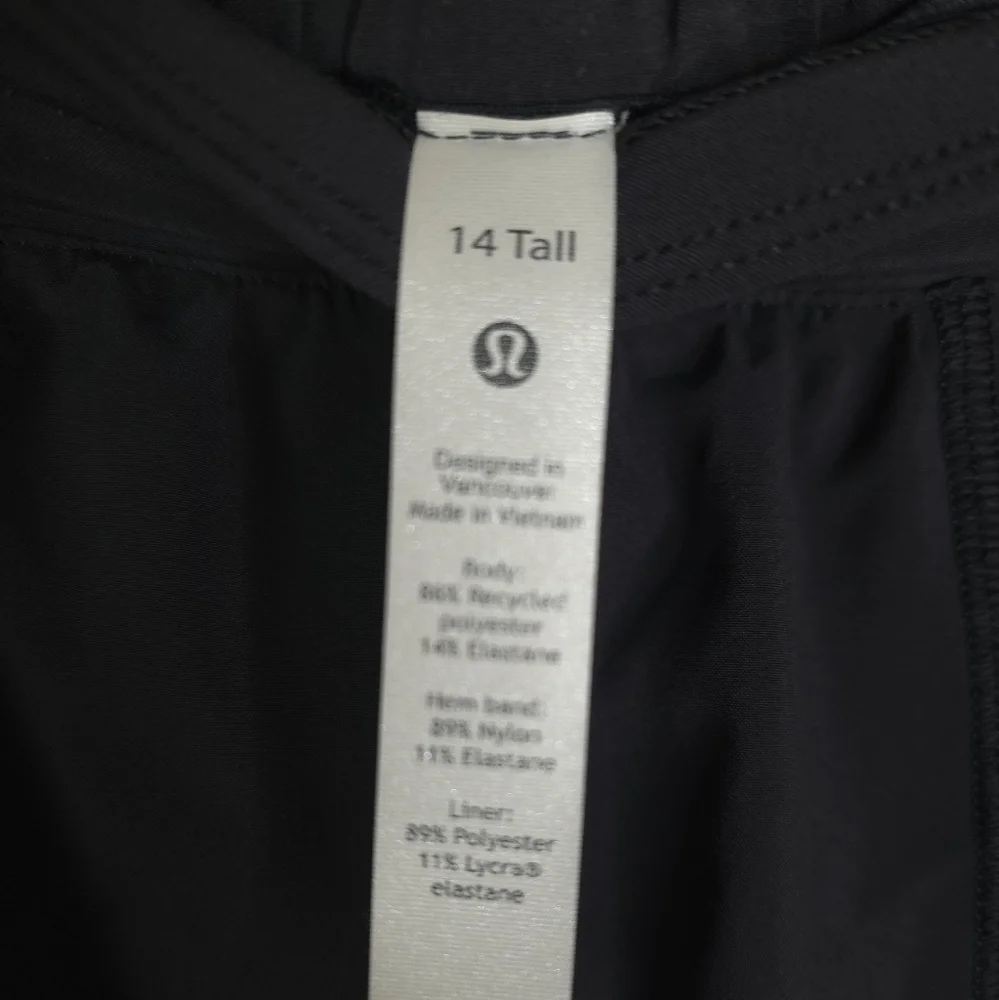 Lululemon Hotty Hot Short *Long 4" Black Size 14 Tall - Picture 9 of 10